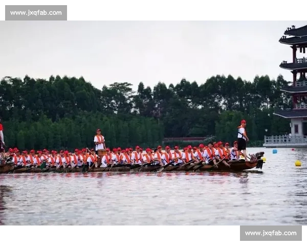 东莞龙舟比赛盛况空前，百舸争流激情上演水上英雄争霸赛